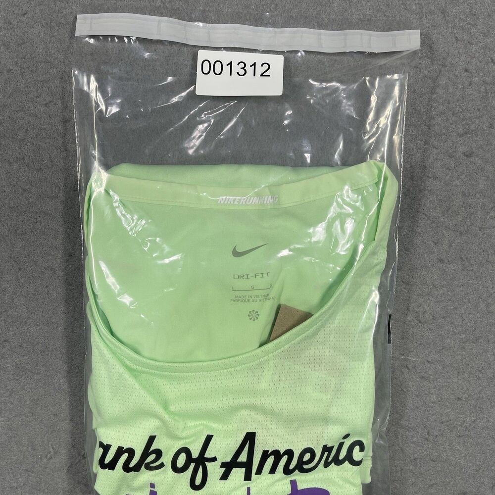 Chicago Marathon Shirt Mens Large Lime Green Nike Element Running Top Dri-Fit - Picture 10 of 10